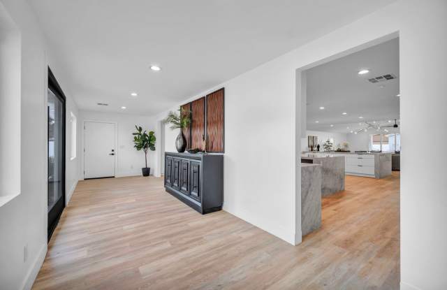 Meticulously renovated single-story contemporary estate