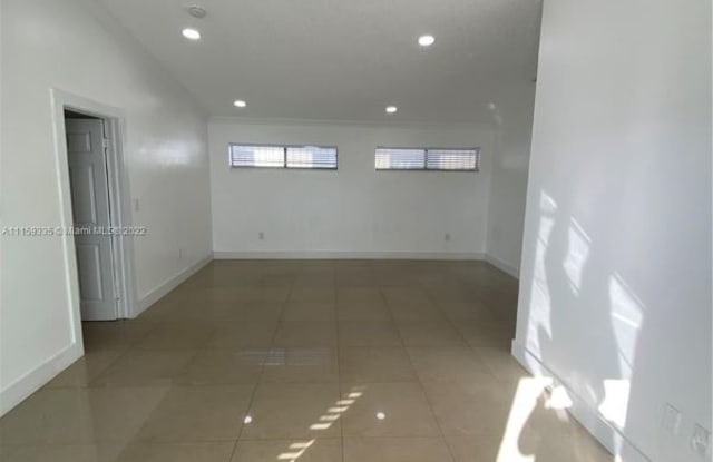 2601 W 72nd St #2601 - 2601 W 72nd St, Hialeah, FL 33016