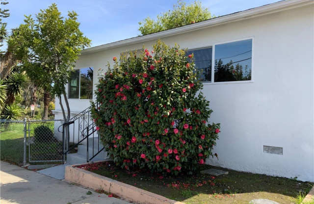 819 Crestwood Street