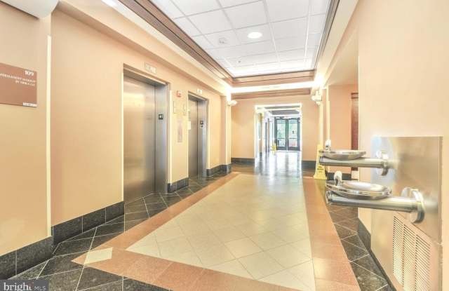 19465 DEERFIELD AVE #106