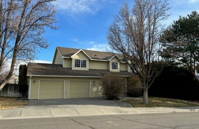 2744 Willowbrook Ave. - 2744 Willowbrook Avenue, Richland, WA 99352