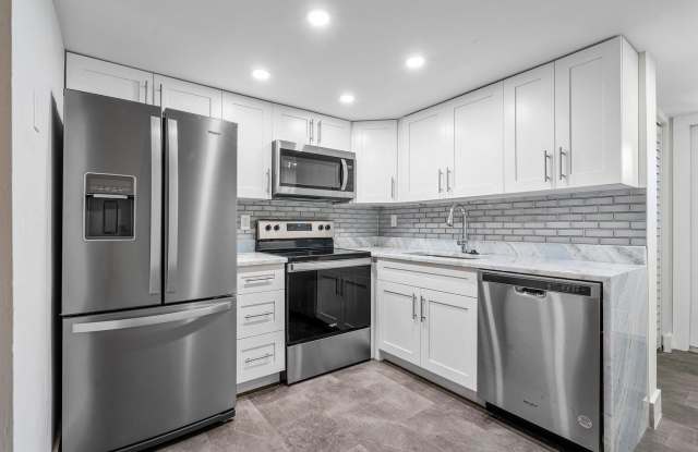 1850 Palm Trail