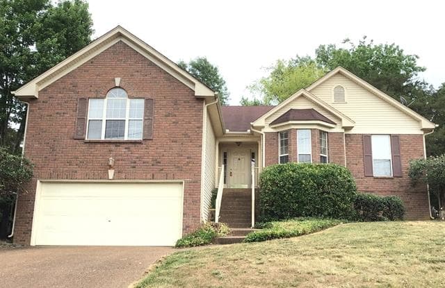 123 W Harbor Drive - 123 West Harbor Drive, Hendersonville, TN 37075