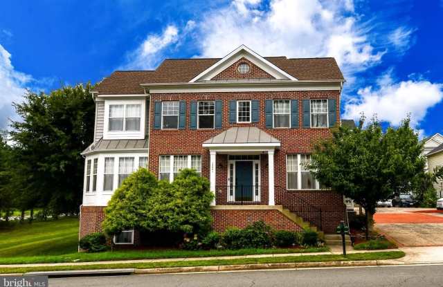 10001 ORLAND STONE DR