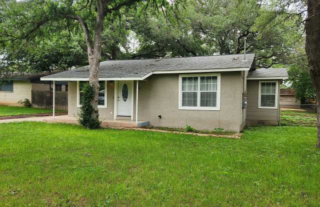 317 North Blvd - 317 North Boulevard, Universal City, TX 78148