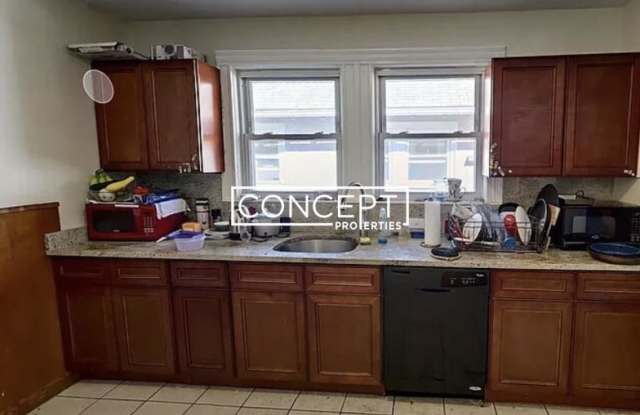 Photo of 785 Washington St.