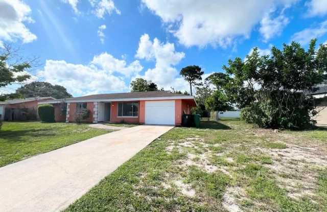 311 SW Homeland Road