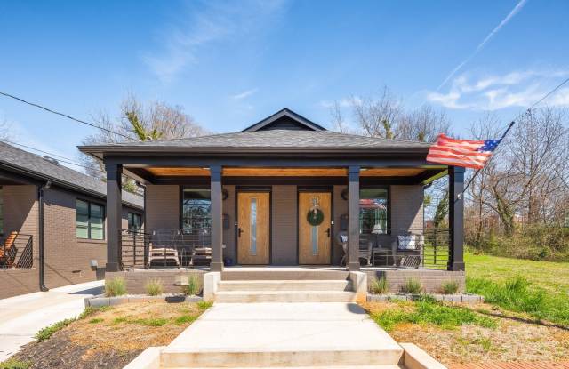 Photo of 1928 W Trade Street