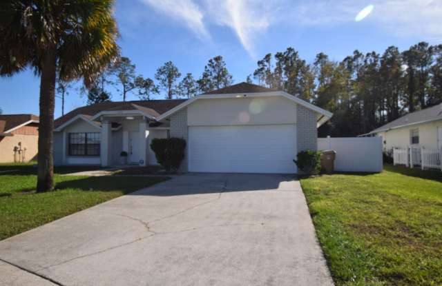 Beautiful 4 bedrooms/ 2baths home with a 2 car garage for rent at 17790 Indian Ridge Trl S., Kissimmee, FL 34747.