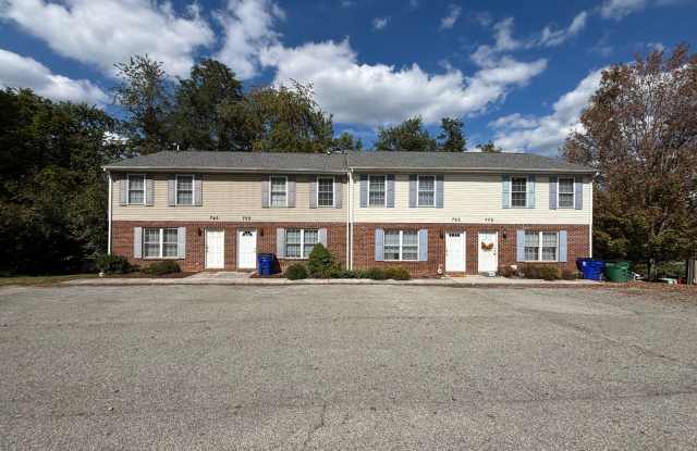 2 Bedroom, 1.5 Bath Townhouse