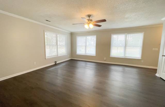 1511 Kathleen Dr