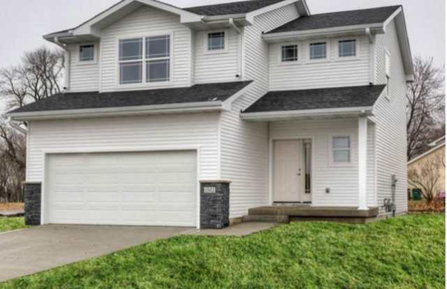 Photo of Beautiful 4 Bedroom Home! BRAND NEW CARPET!!