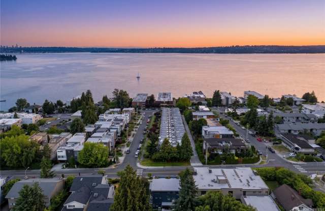 4Bd/4.25Ba Kirkland Home