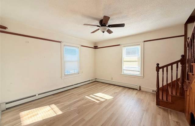 206 Cherry Lane unit: 2Nd Fl