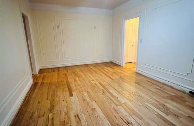 4396 Furman Avenue unit: 6A