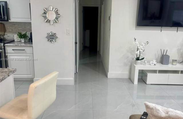 7673 Plantation Boulevard