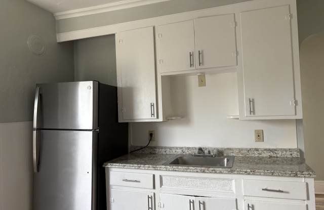 411 W. Ferry StreetUnit 3 (Upper Front)