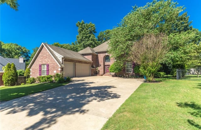 3 Greystone  ST - 3 Greystone, Bentonville, AR 72712