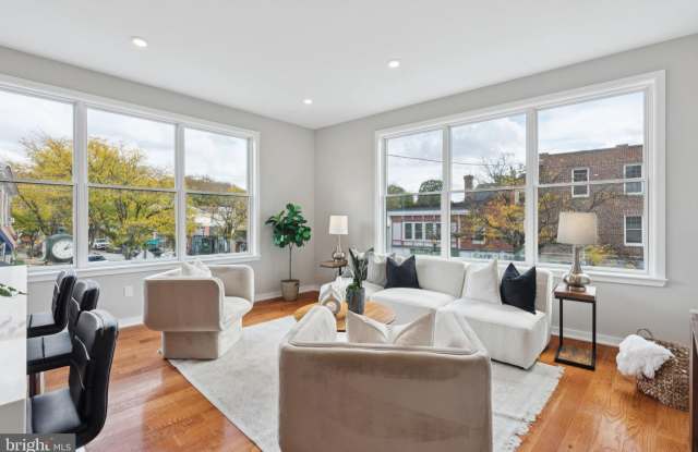 100 FORREST Avenue unit: 303