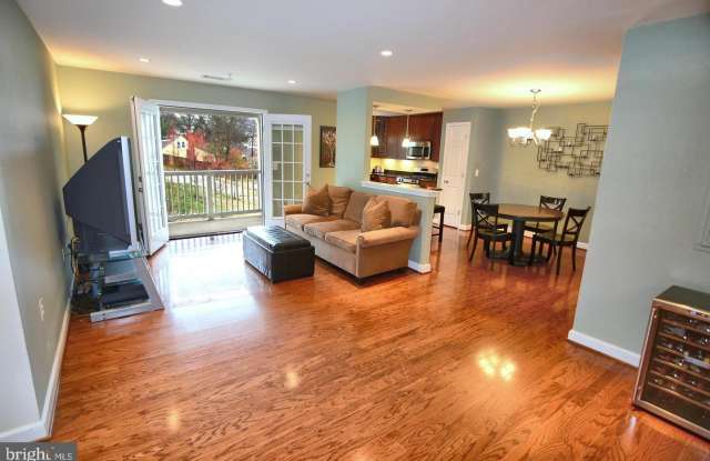 4139 S FOUR MILE RUN DRIVE