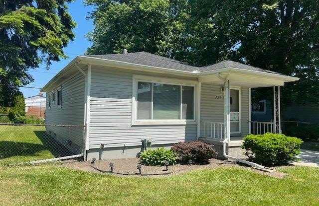 22841 E 13 MILE Road