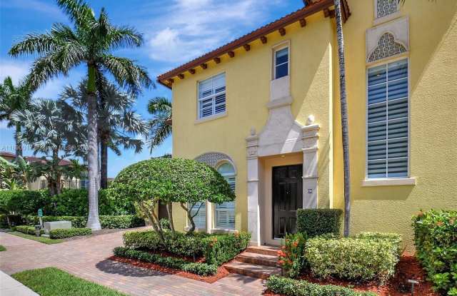 Photo of 67 Via Poinciana St