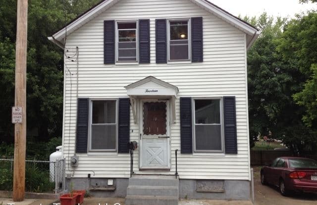 14 Walnut Street - 14 Walnut Street, Kent County, RI 02893