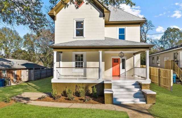 208 North Guthrie Avenue