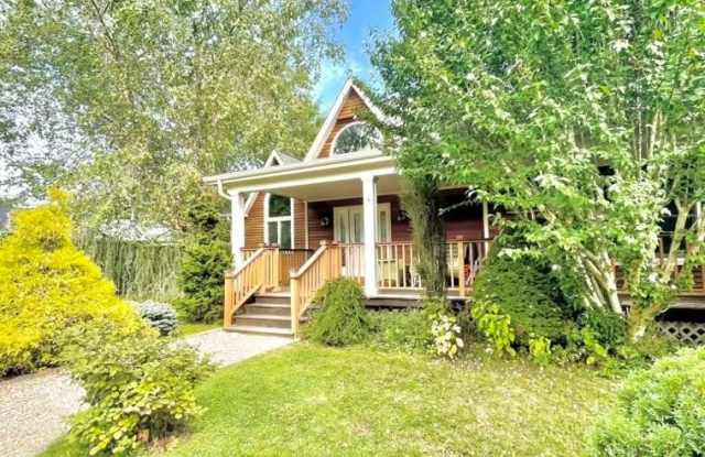 6 Nidzyn Avenue