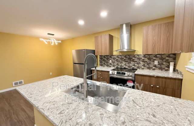 Photo of 5711 NE 74th Ct