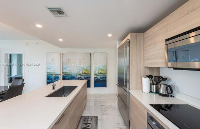 Photo of 16385 Biscayne Boulevard 2001, North Miami Beach, FL 33160