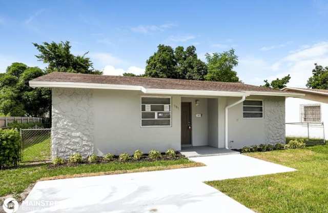 381 Northeast 164th Street - 381 Northeast 164th Street, Golden Glades, FL 33162