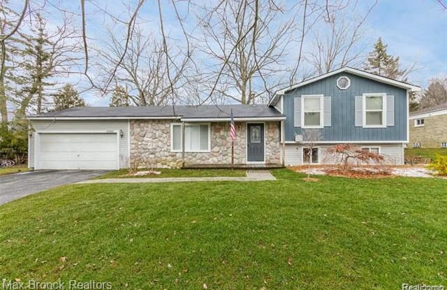 2120 DAINTREE Avenue - 2120 Daintree Avenue, Oakland County, MI 48323