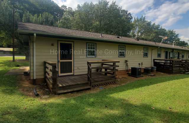 Beacon Hill Apartments | 3455 Valley Road