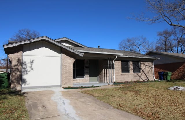 517 Pleasant Valley Rd - 517 Pleasant Valley Road, Garland, TX 75040