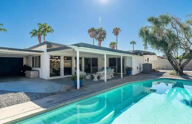 2223 N Magnolia Road