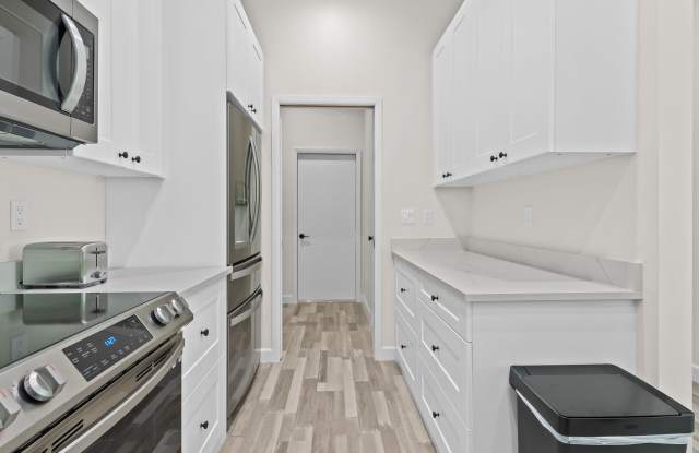 2420 Valentine Street