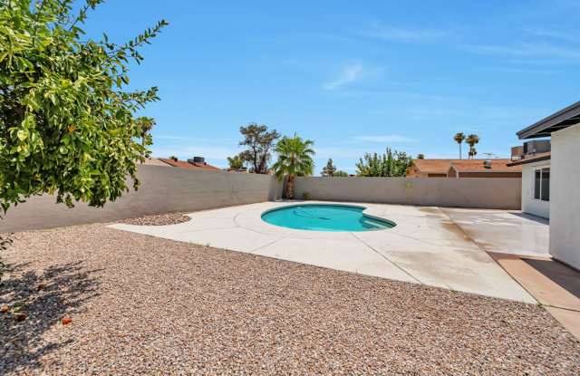 3 Bedroom 2 Bath with Pool!