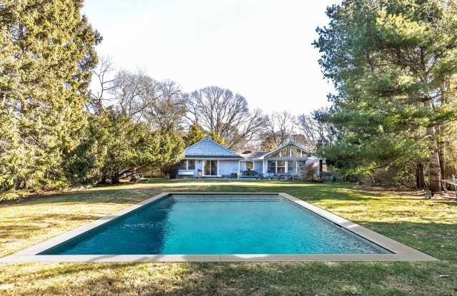 143 Montauk Highway