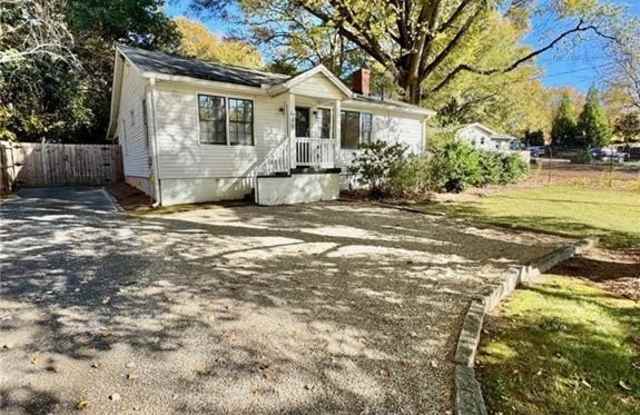 Photo of 635 Valley Brook Road