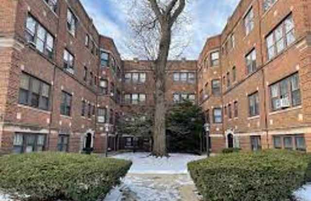 Downtown Riverside Courtyard Apts! - 106 Lincoln Avenue, Riverside, IL 60546