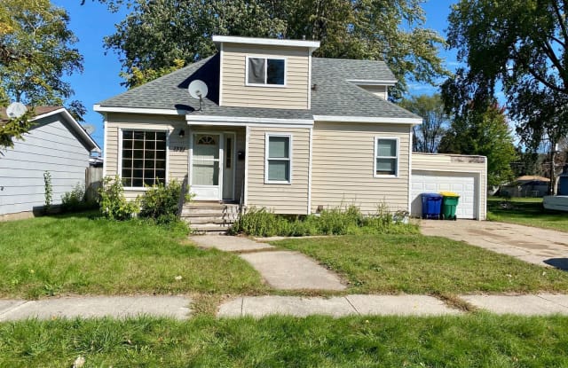 1321 KLaus St - 1321 Klaus Street, Green Bay, WI 54302