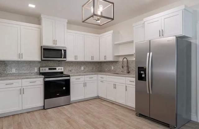 1405 E Hibiscus Avenue