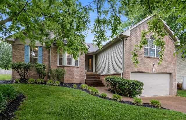 102 Charleston Ct - 102 Charleston Court, Hendersonville, TN 37075