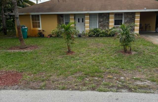 2657 NE 3rd St - 2657 Northeast 3rd Street, Boynton Beach, FL 33435