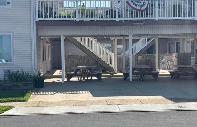 14 Bay Boulevard