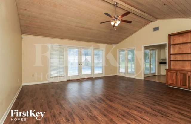 4911 Stonecrest Drive