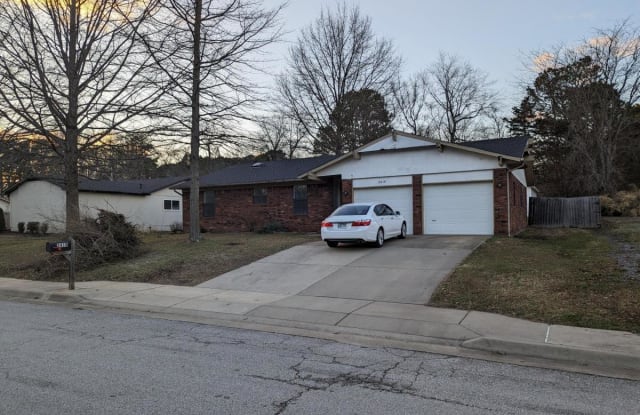 2413 East Magnolia Drive - 2413 East Magnolia Drive, Fayetteville, AR 72703