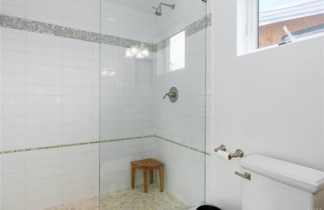 432 1/2 Goldenrod Avenue