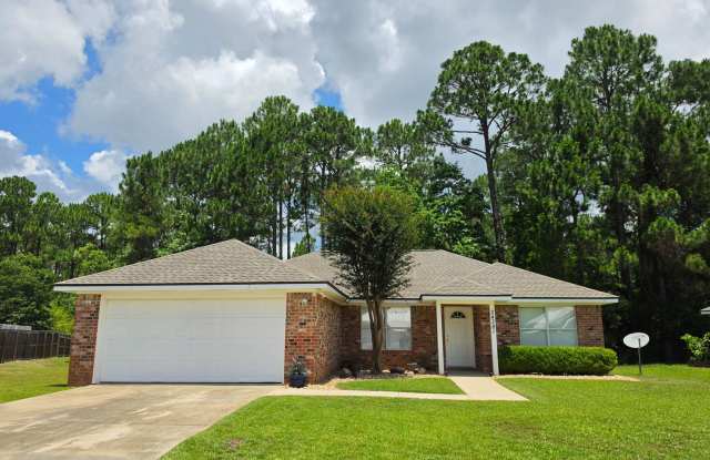 Orange Beach 3/2 with garage in Lauder Place